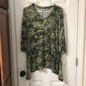 LOGO: Lori Goldstein Tunic